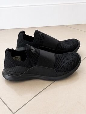 APL TechLoom Slip-On Women’s Sneakers • Black • Size 6
